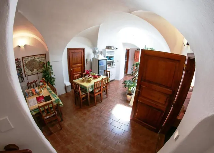 Aparthotel Mini Abraka & Cesky Krumlov